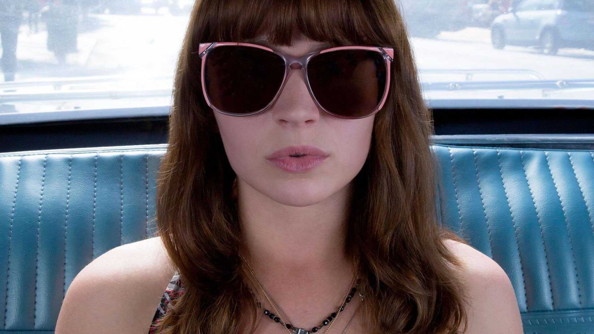 FR - Girlboss 3