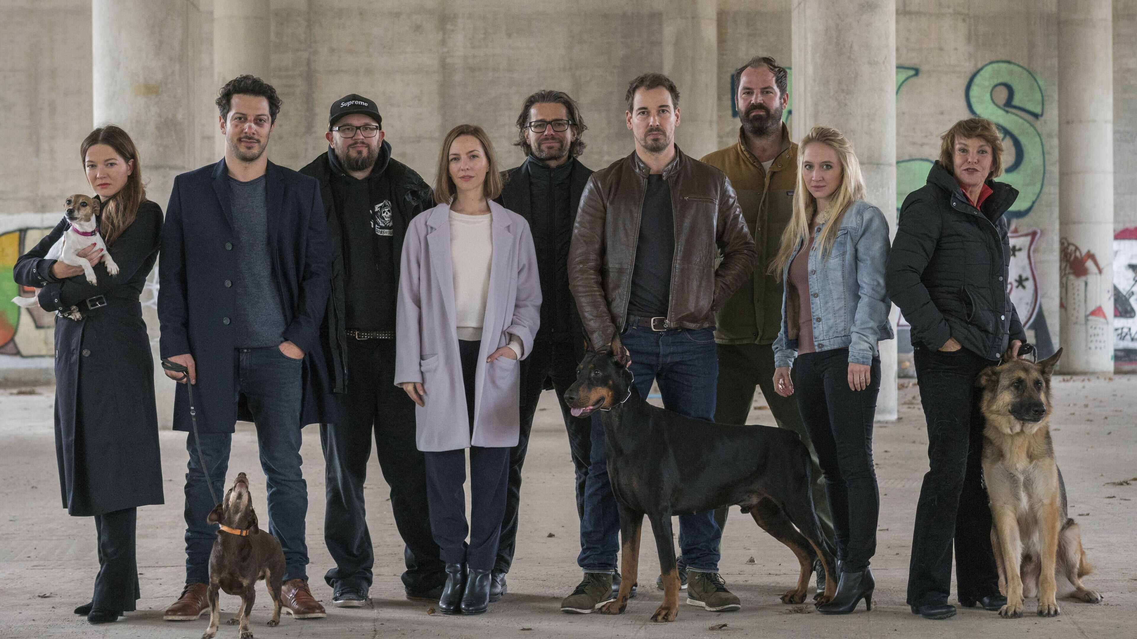 FR - Dogs of Berlin 0