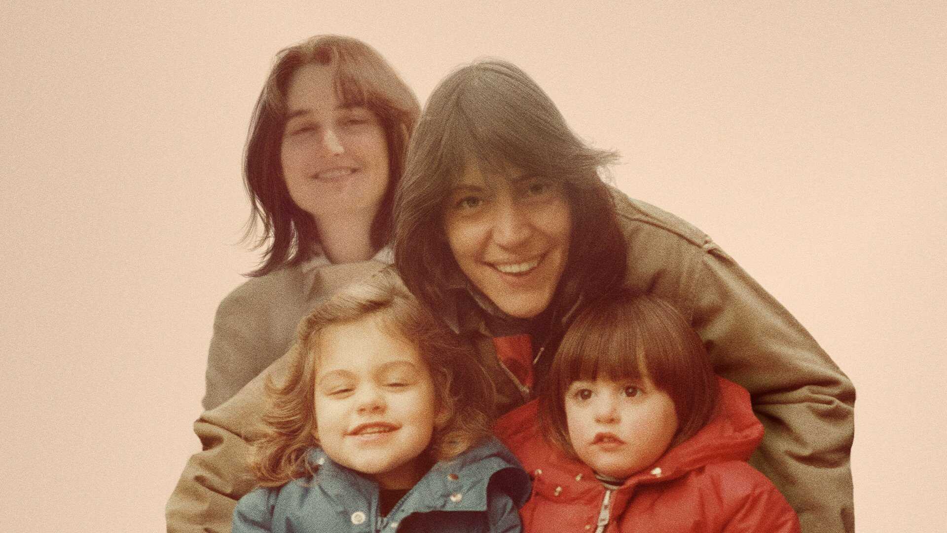 EN - Nuclear Family (2021) 0