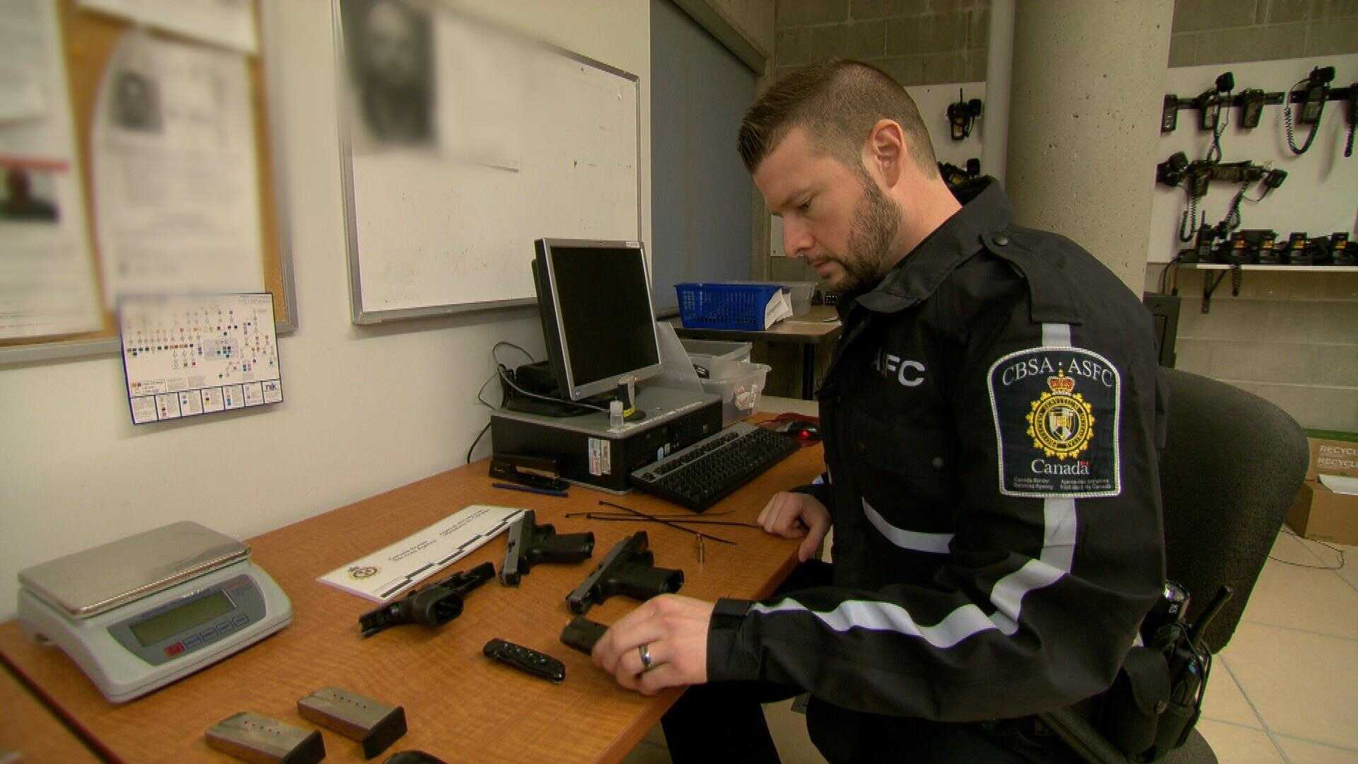 QFR - Douanes Sous Haute Surveillance Canada 0