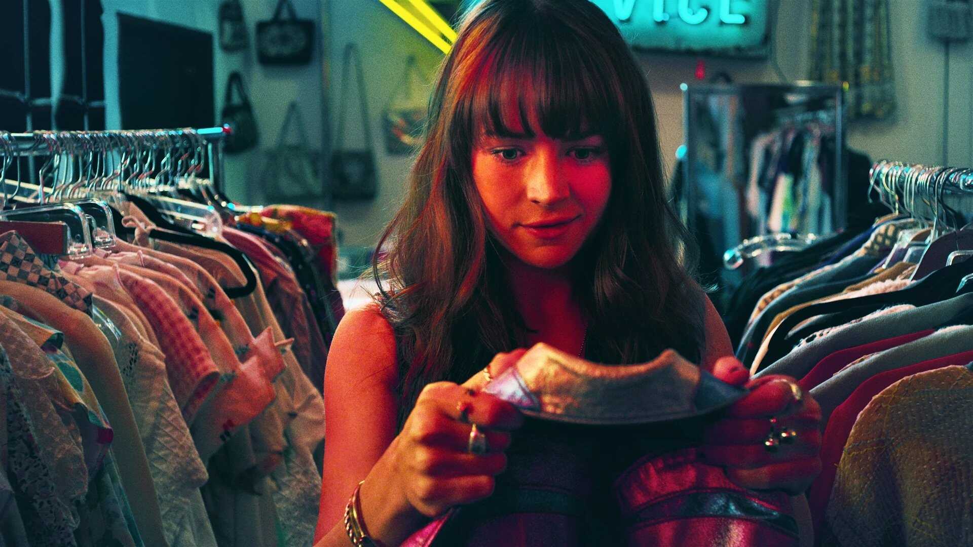 FR - Girlboss 4