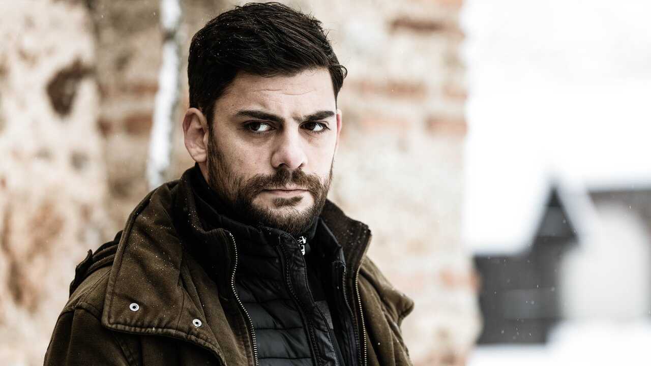 EX - Drzavni sluzbenik (2019) 1