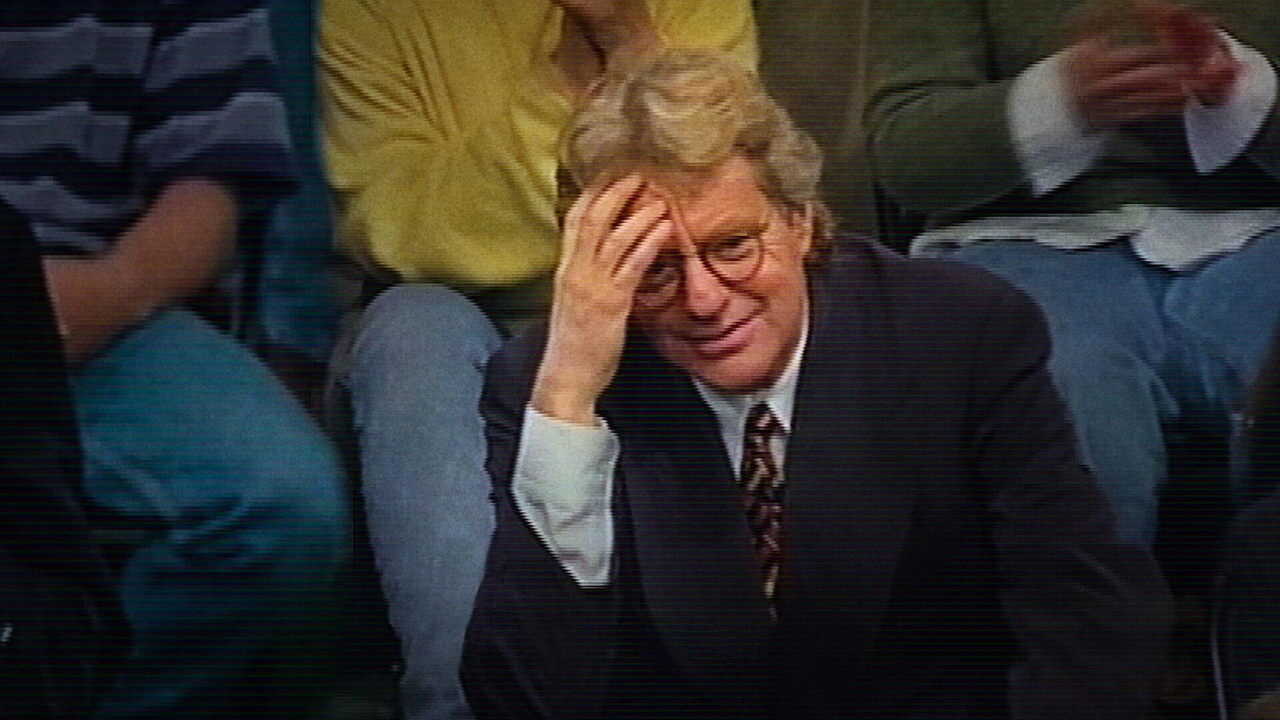 ES - Jerry Springer: Peleas, cámara, ¡acción! (2025) 4