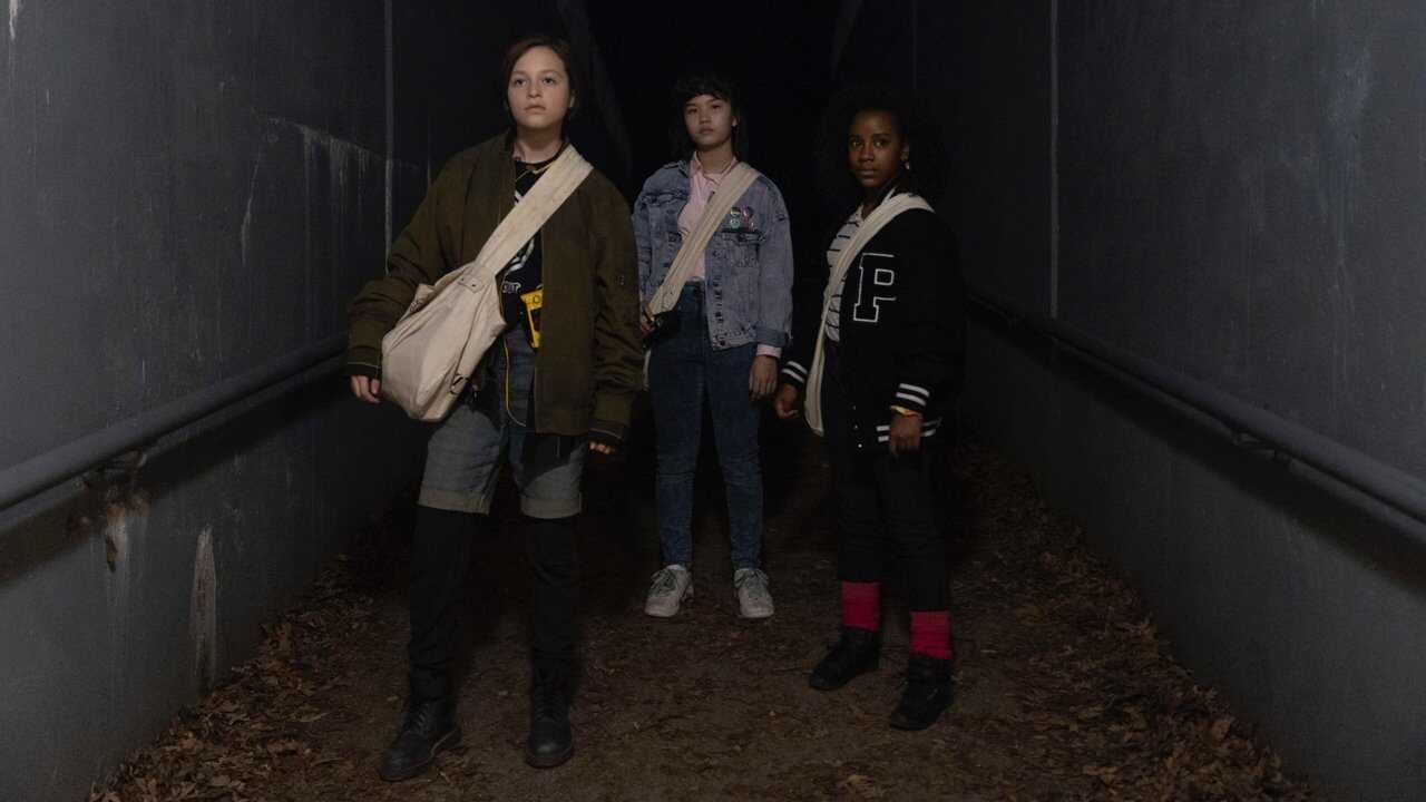 DE - Paper Girls (2022) 2