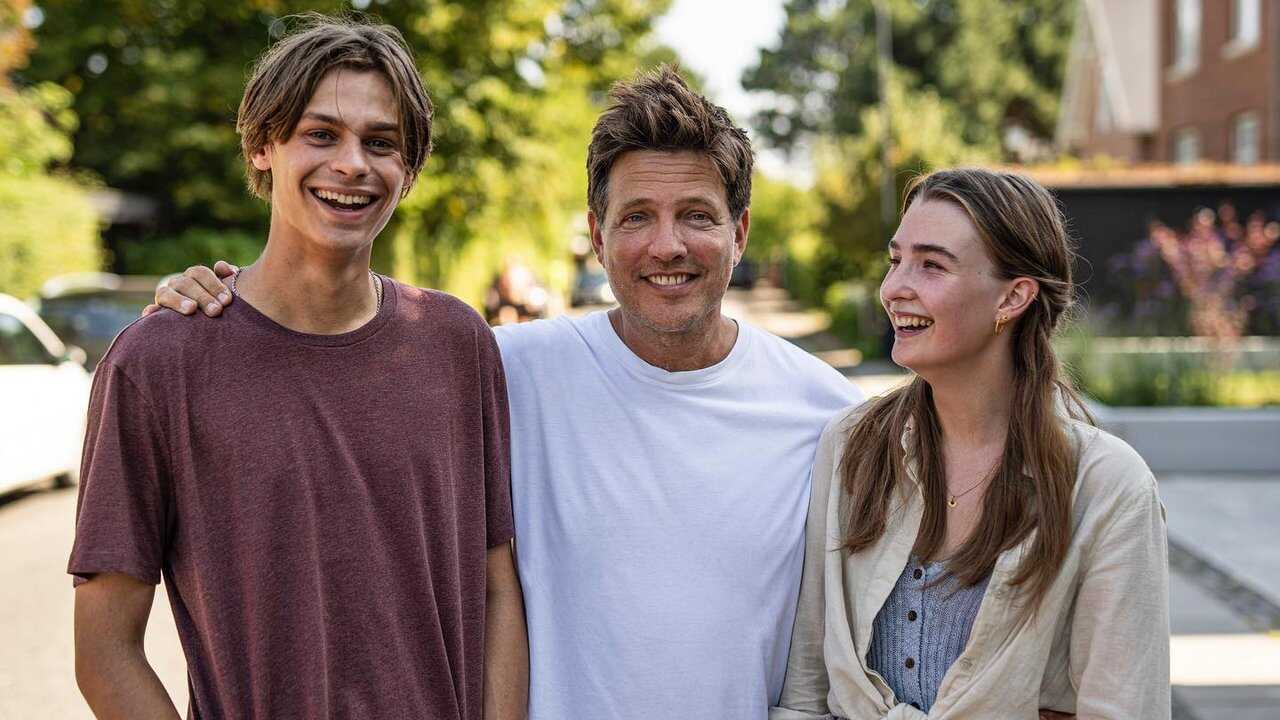 FR - Families Like Ours (2024) 3