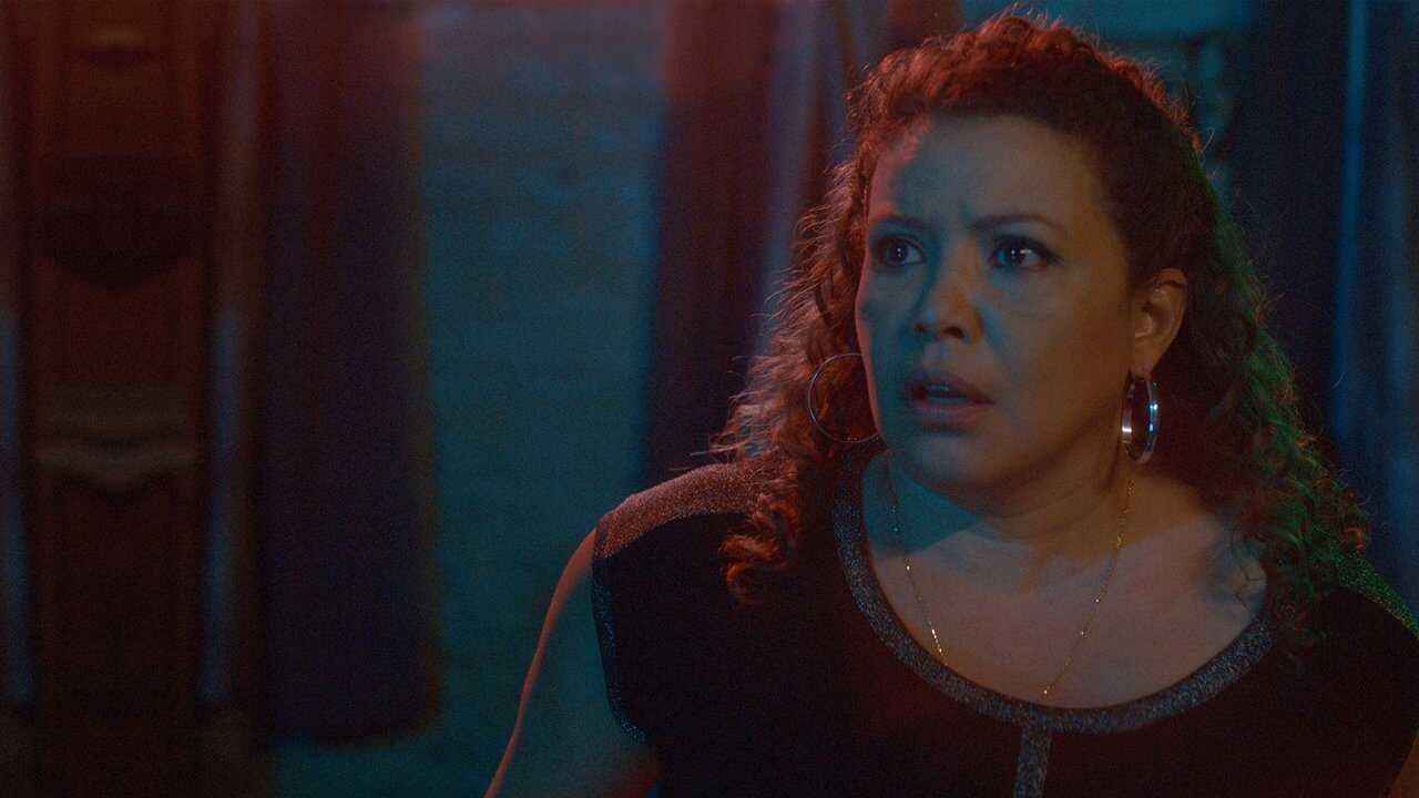 DE - The Horror of Dolores Roach (2023) 4