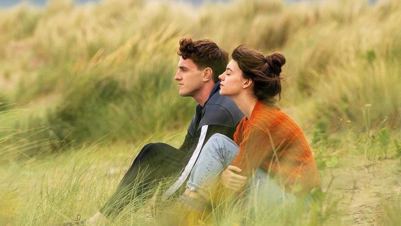 AR - Normal People (2020) 2
