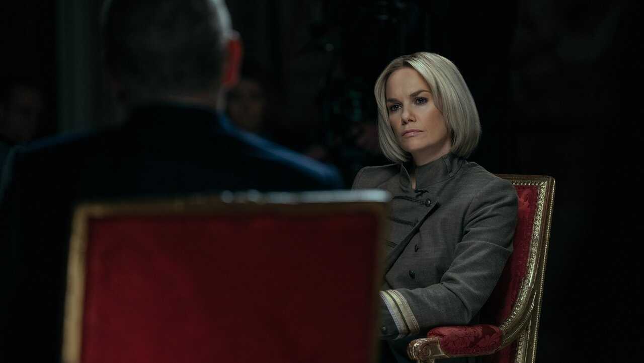 EN - A Very Royal Scandal (2024) 1