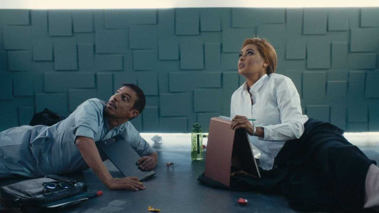 DE - Into the Dark (2021) 0
