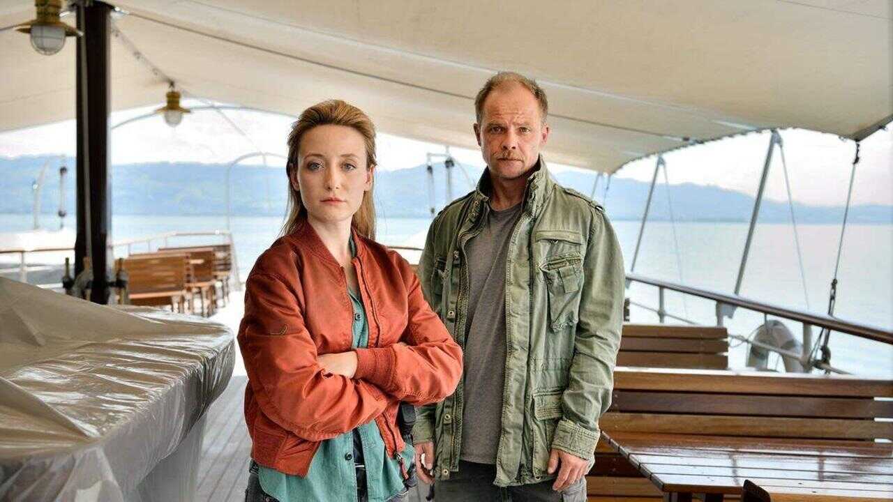 FR - Meurtres en eaux troubles 0
